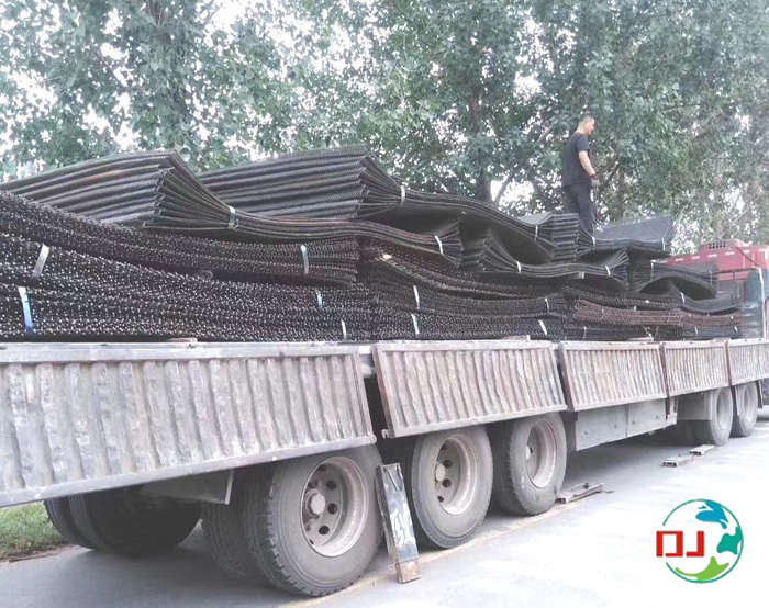 準備發(fā)貨四川錳鋼篩網(wǎng)